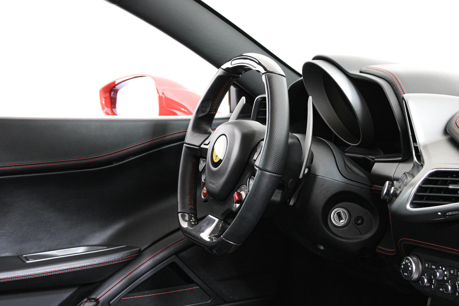 Certified 2015 Ferrari 458 Italia Coupe RWD image 23