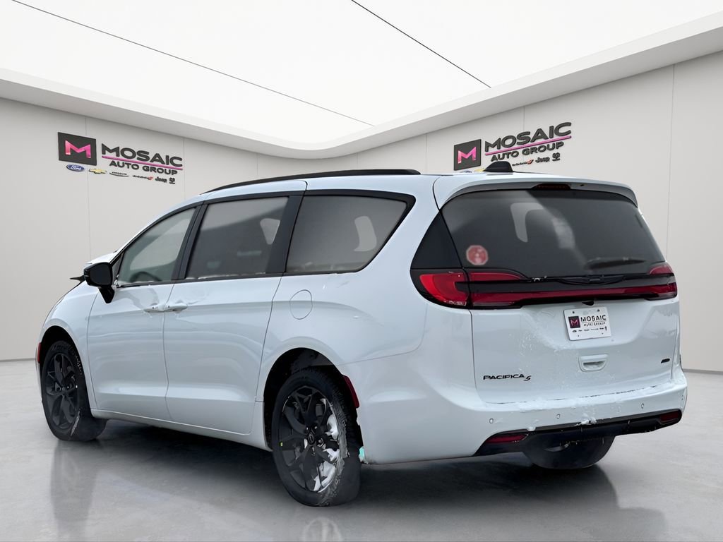 New 2026 Chrysler Pacifica Select image 4