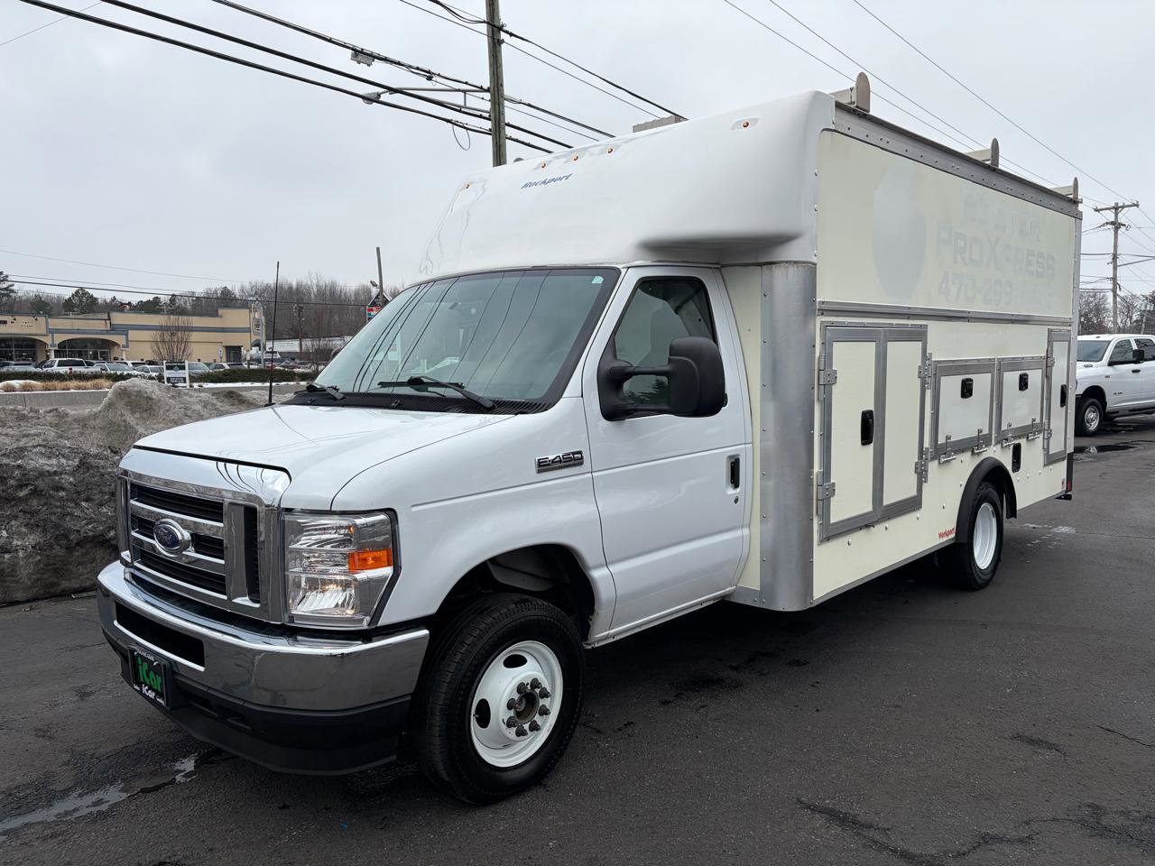 Used 2023 Ford E-450 and Econoline 450 Super Duty w/ Power Windows & Locks Group RWD image 3