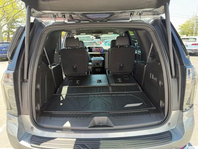 Used 2025 Chevrolet Tahoe LT w/ Comfort Package AWD/4WD image 9