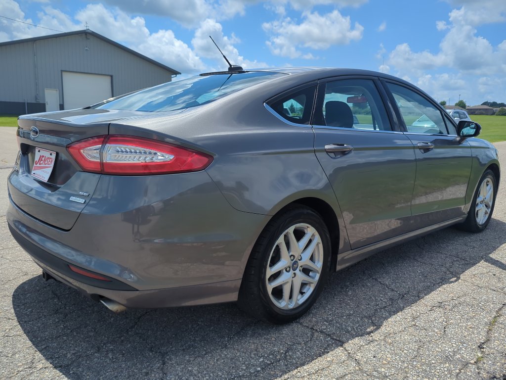 Used 2014 Ford Fusion SE image 7