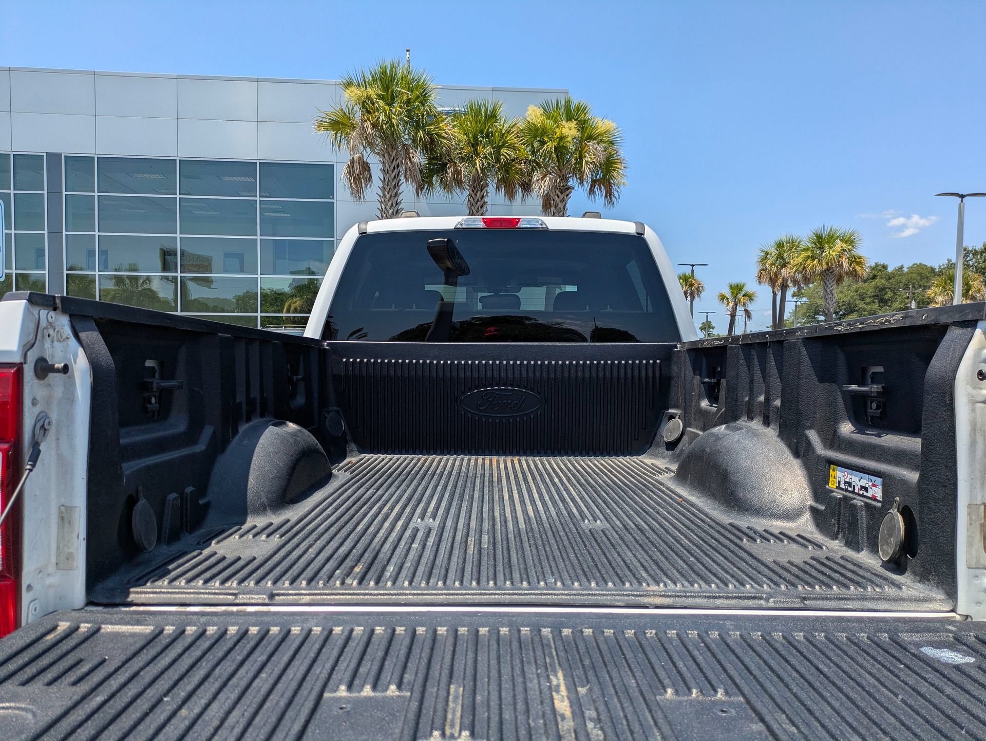 Certified 2020 Ford F250 XLT w/ XLT Premium Package AWD/4WD image 17