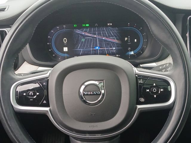 Used 2022 Volvo XC60 B5 Inscription w/ Climate Package image 11