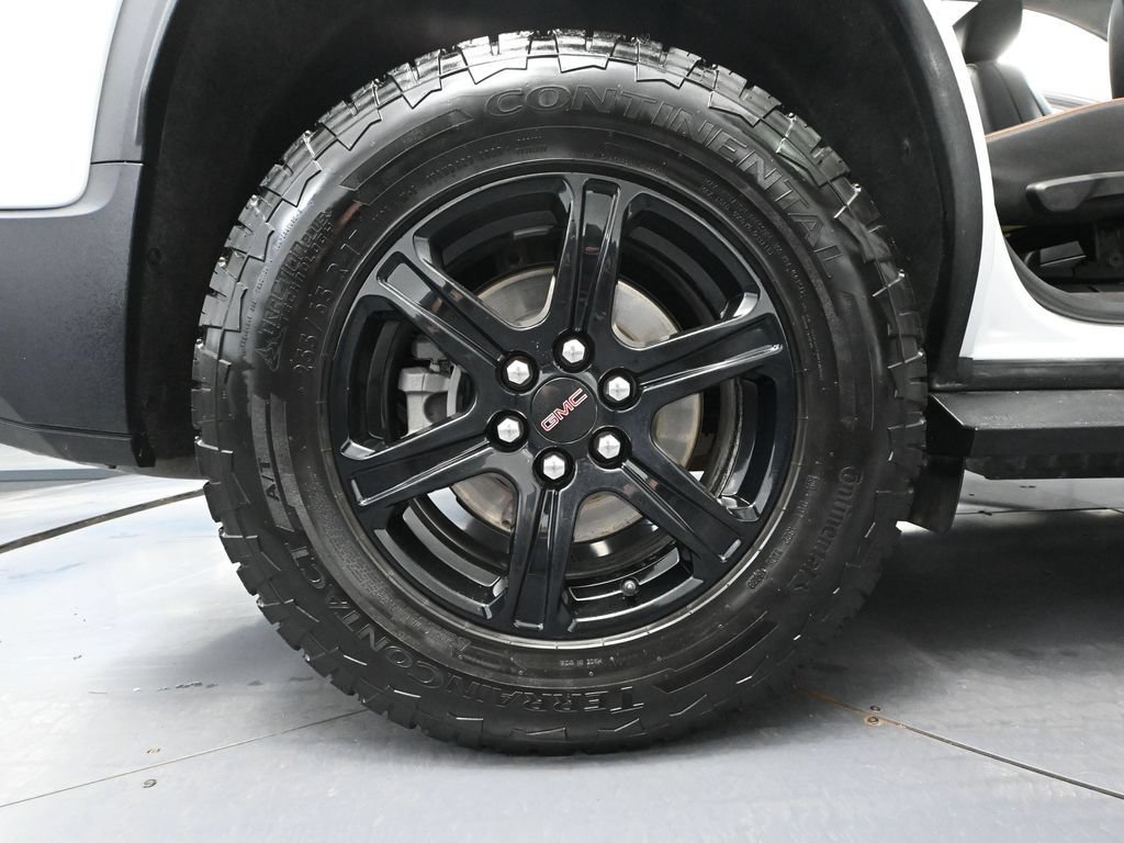 Used 2021 GMC Acadia AT4 w/ Trailering Package AWD/4WD image 11