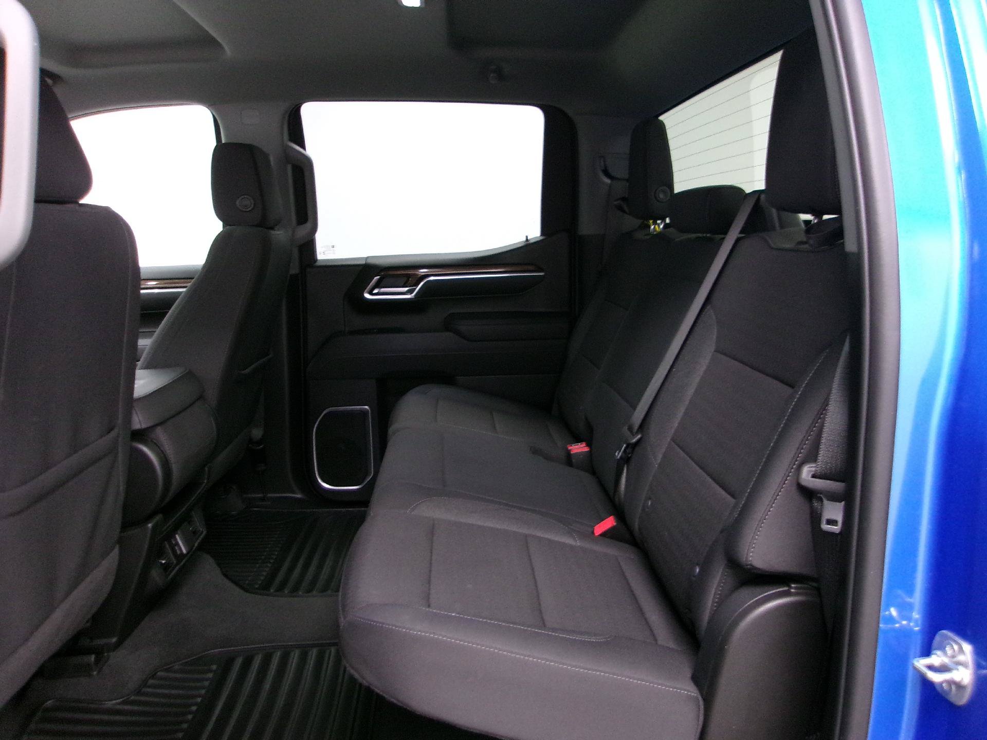 Used 2025 Chevrolet Silverado 1500 LT AWD/4WD image 10