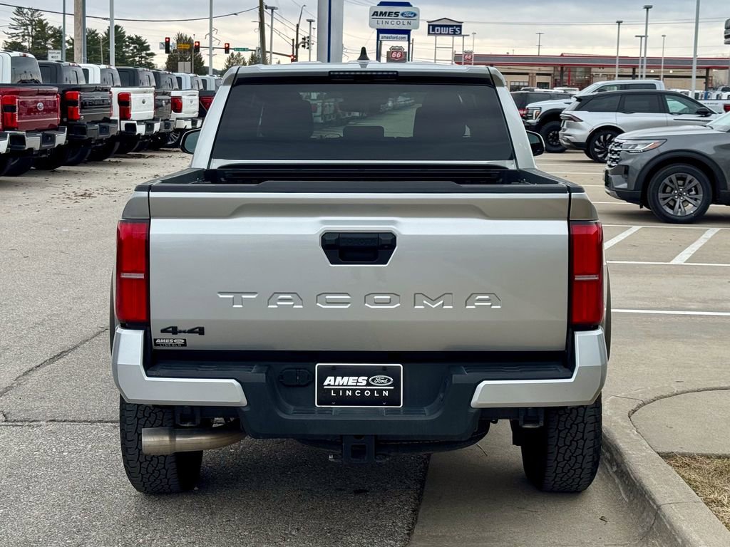 Used 2024 Toyota Tacoma TRD Off-Road image 5