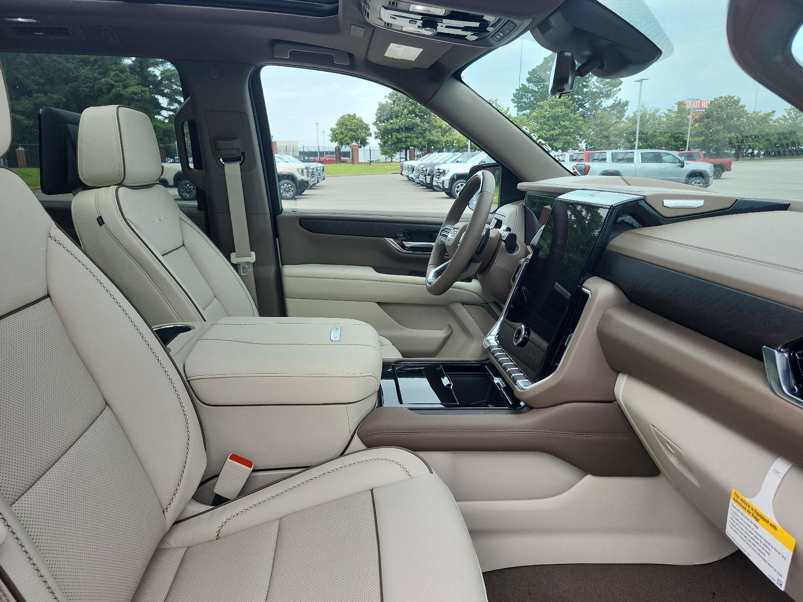 New 2026 GMC Yukon XL Denali w/ Denali Reserve Package AWD/4WD image 6