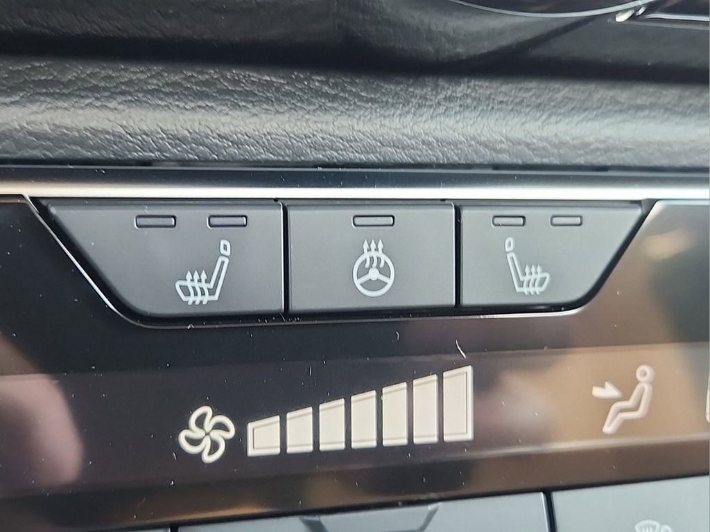 New 2025 Nissan Sentra SV w/ SV Premium Package image 9