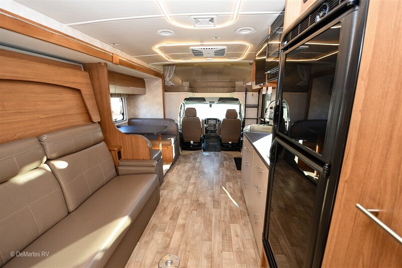 Used 2018 Mercedes-Benz Sprinter 3500 image 8