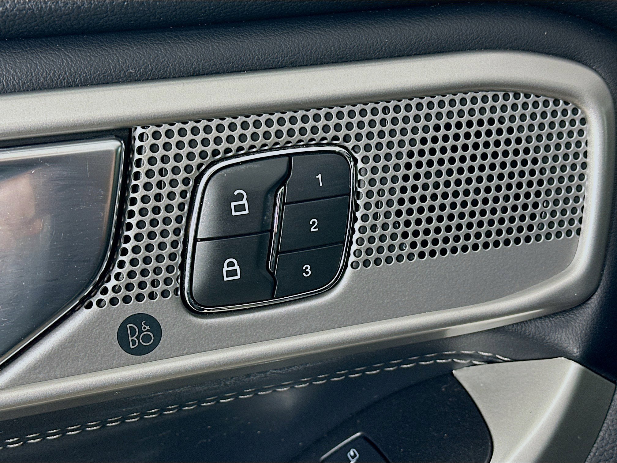 Used 2021 Ford Explorer Limited w/ Equipment Group 301A image 24