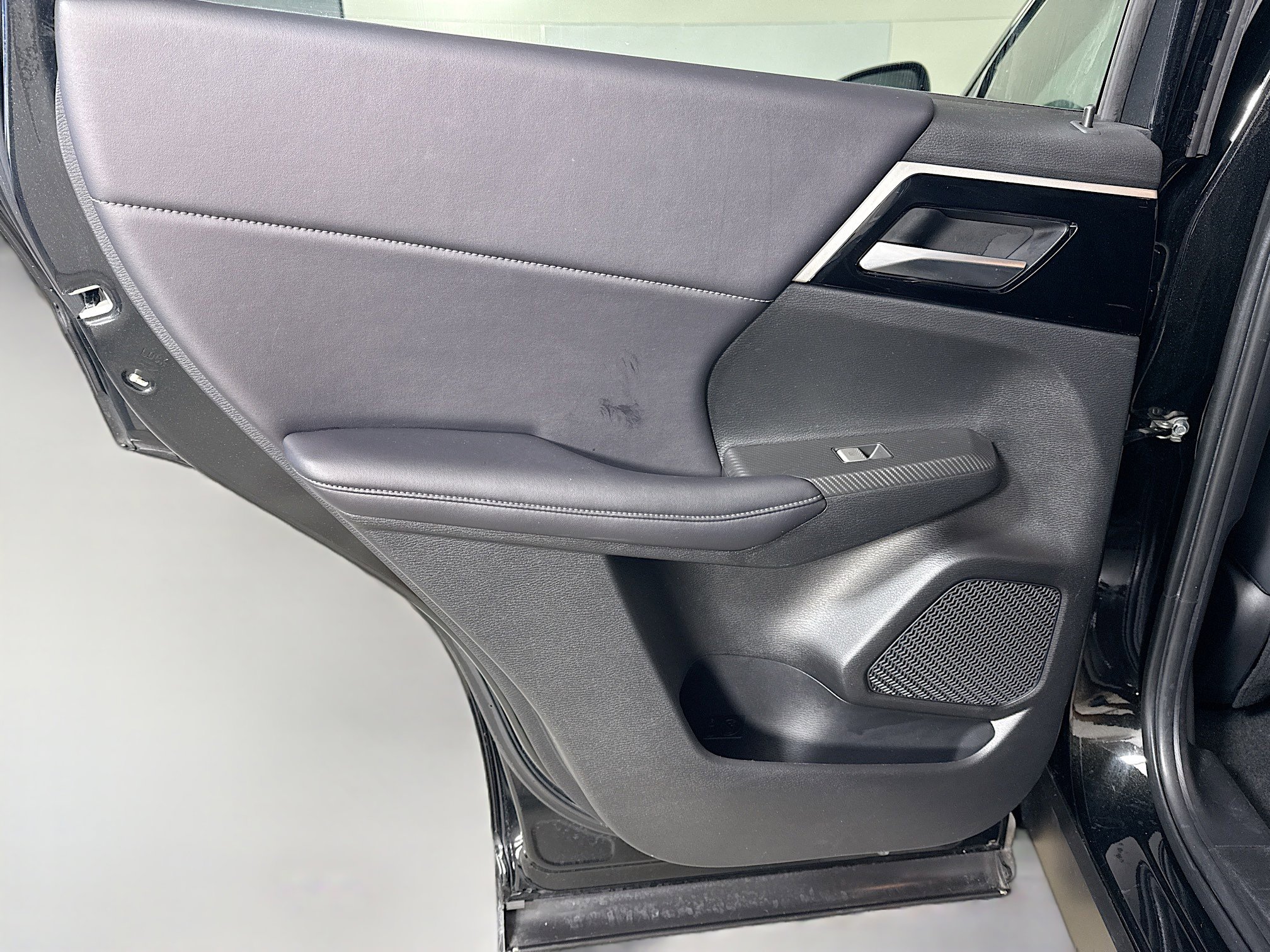 Used 2023 Mitsubishi Outlander SE image 26