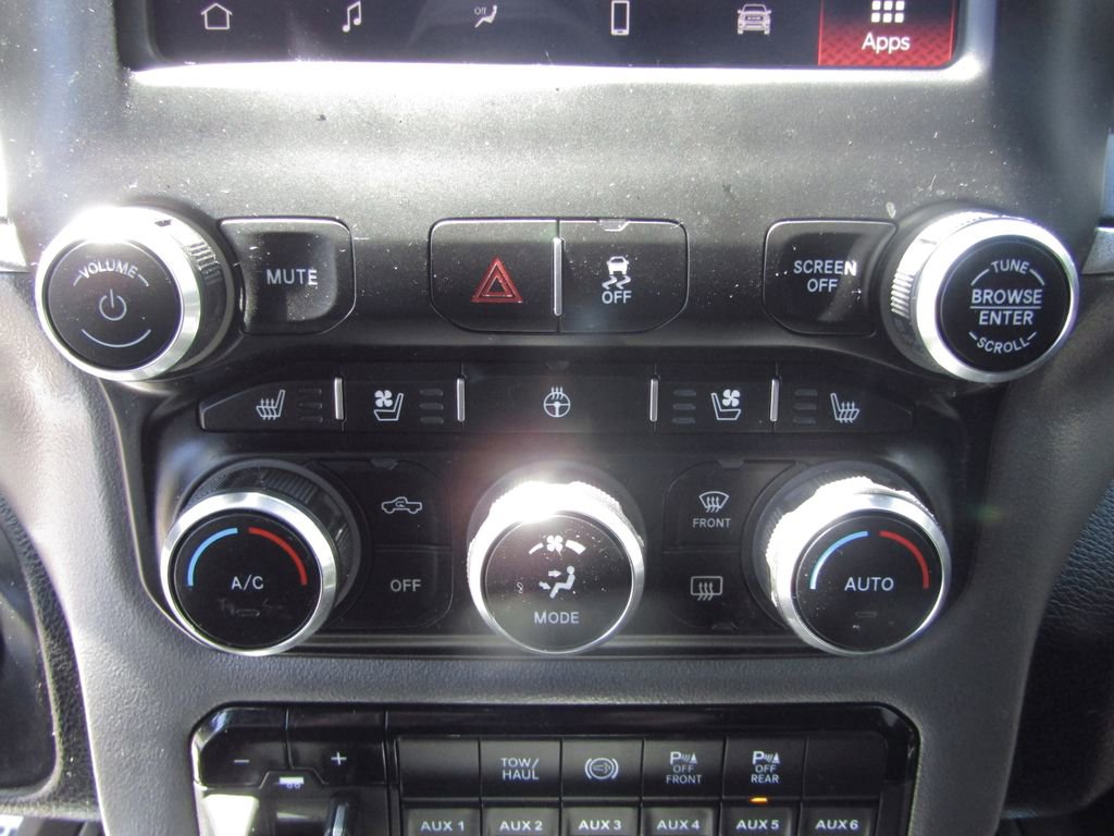 Used 2022 RAM 3500 Laramie AWD/4WD image 32