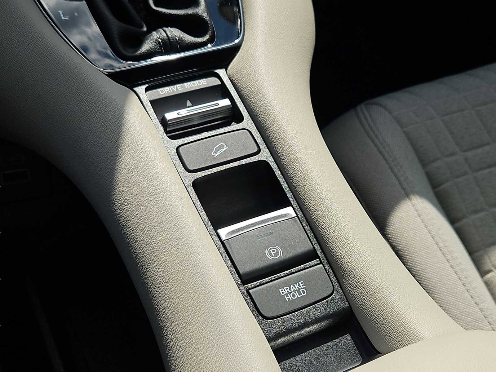 Certified 2023 Honda HR-V LX image 9