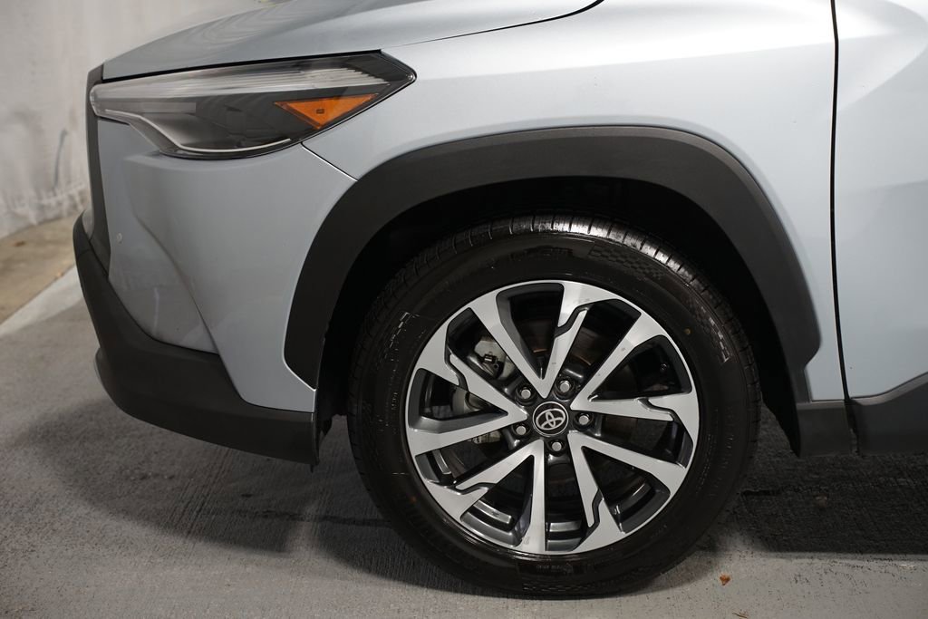 Used 2024 Toyota Corolla Cross XLE image 5