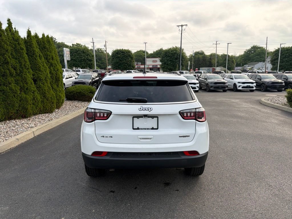 Used 2024 Jeep Compass Latitude AWD/4WD image 5