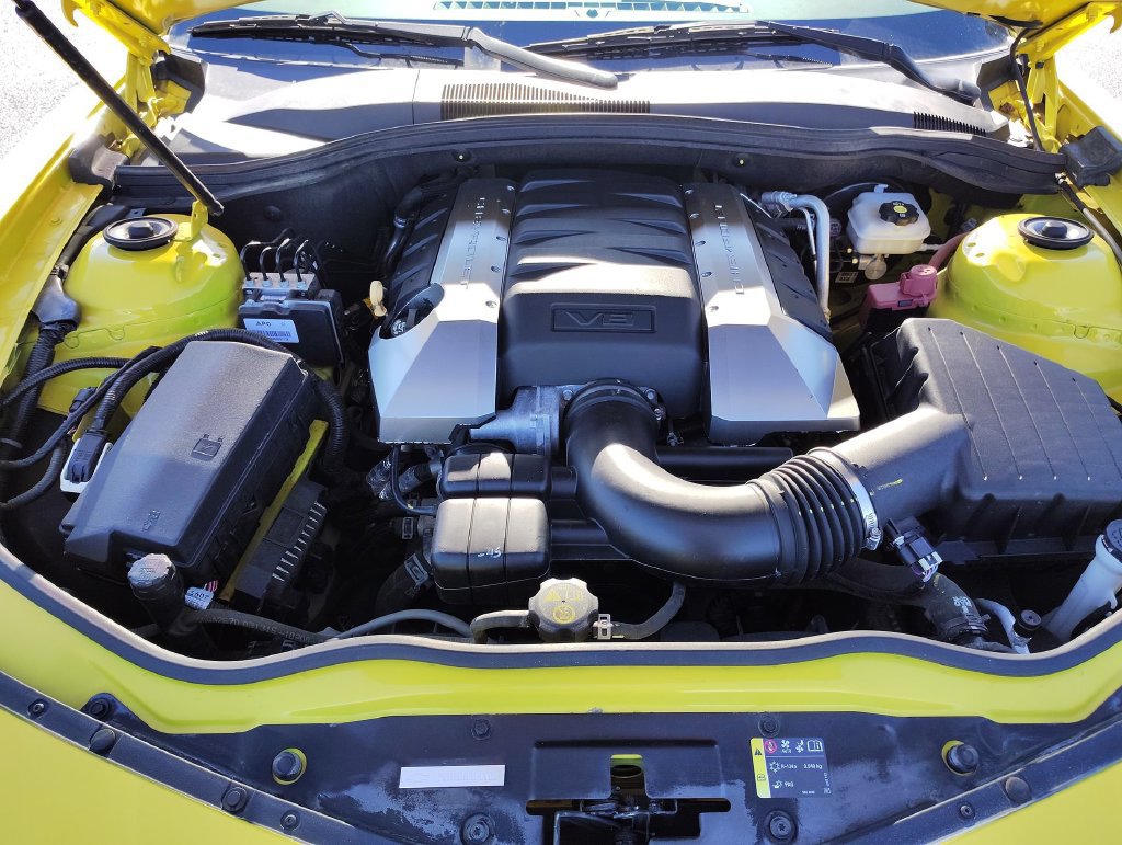 Used 2015 Chevrolet Camaro SS RWD image 13