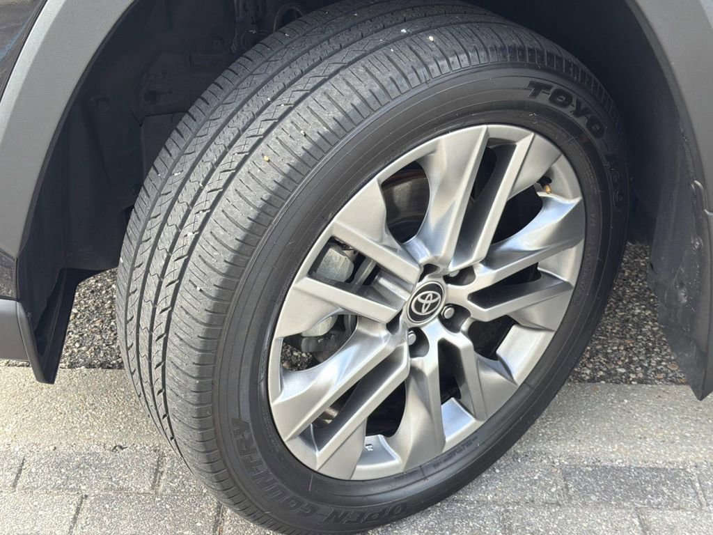 Used 2024 Toyota RAV4 XLE Premium FWD image 9