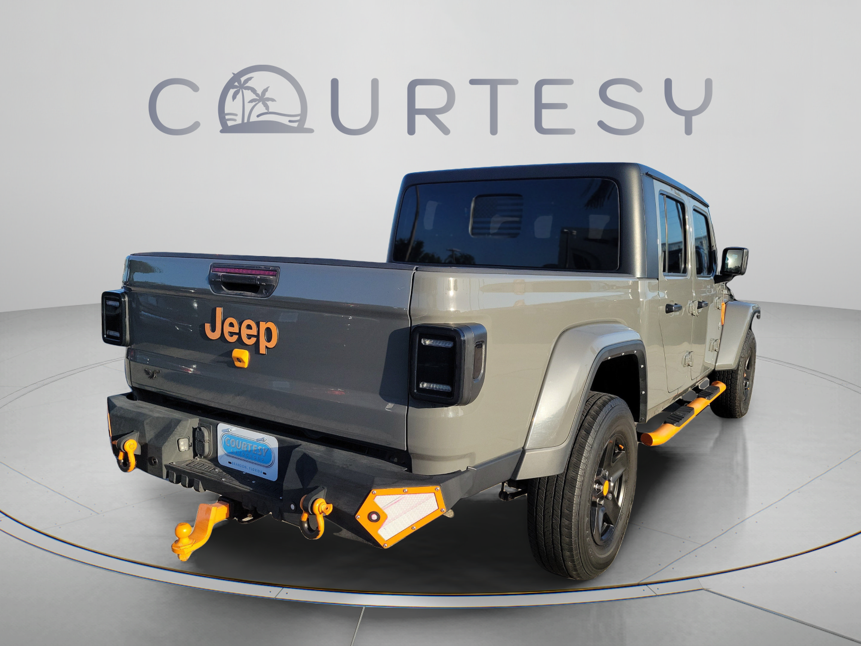 Used 2022 Jeep Gladiator Sport AWD/4WD image 3