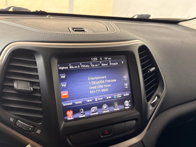 Used 2015 Jeep Cherokee Latitude w/ Cold Weather Group AWD/4WD image 22