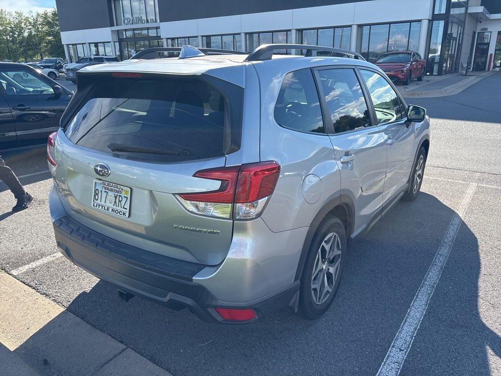 Used 2019 Subaru Forester Premium AWD/4WD image 4