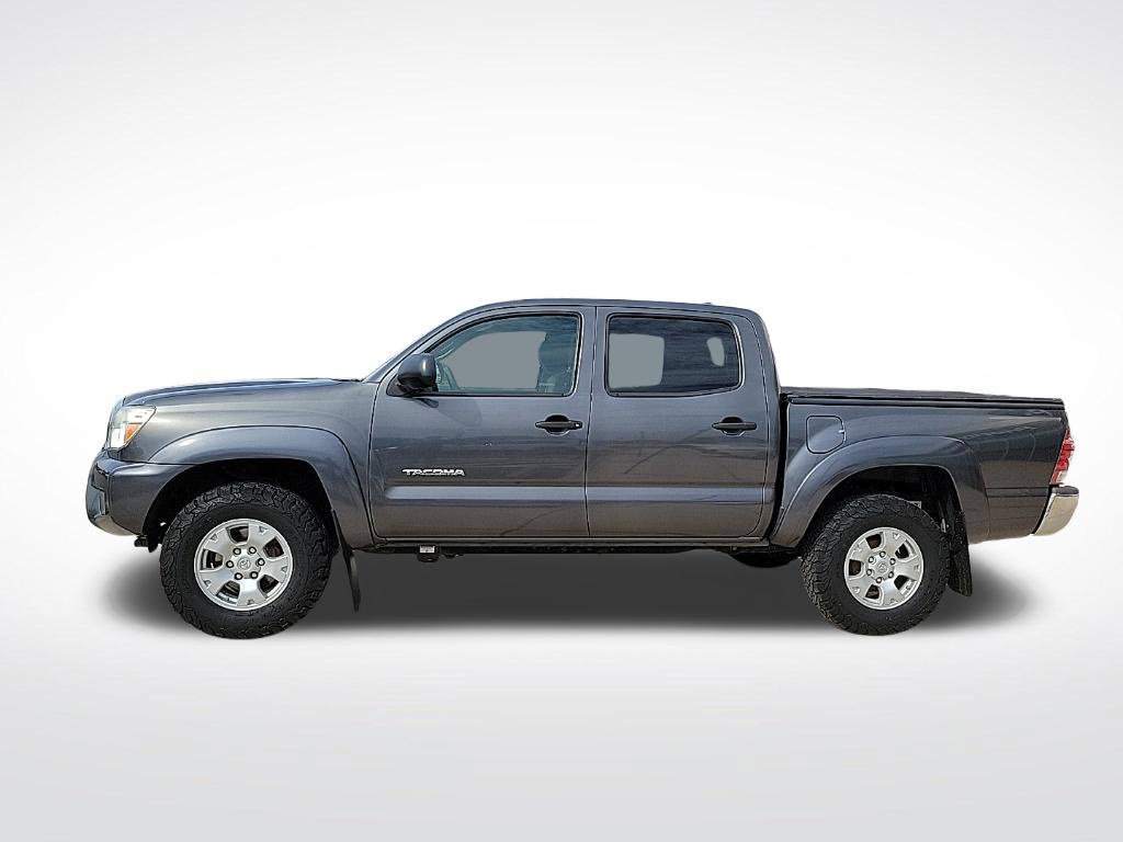 Used 2015 Toyota Tacoma 4x4 Double Cab w/ SR5 Package image 2