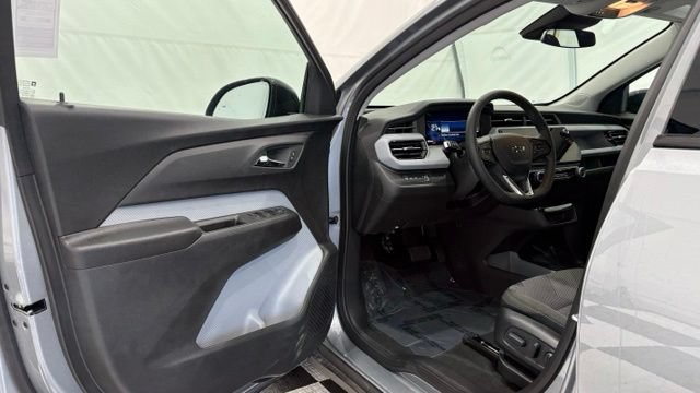 New 2027 Chevrolet Bolt LT w/ Comfort Package FWD image 29