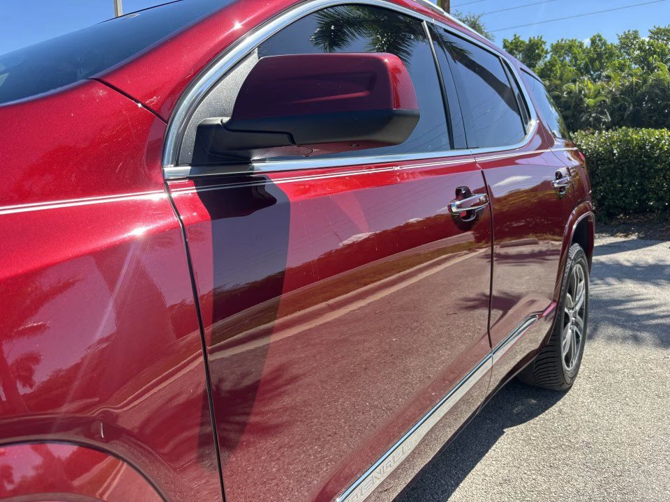 Used 2018 GMC Acadia Denali w/ Technology Package FWD image 11