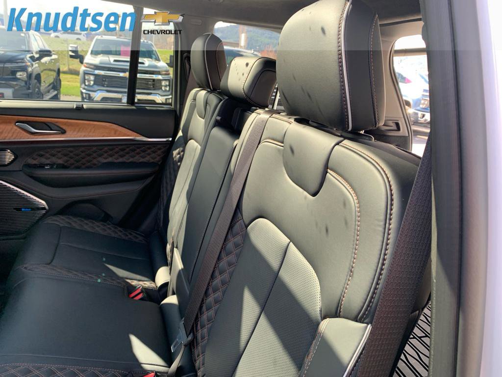 Used 2025 Jeep Grand Cherokee Summit image 17