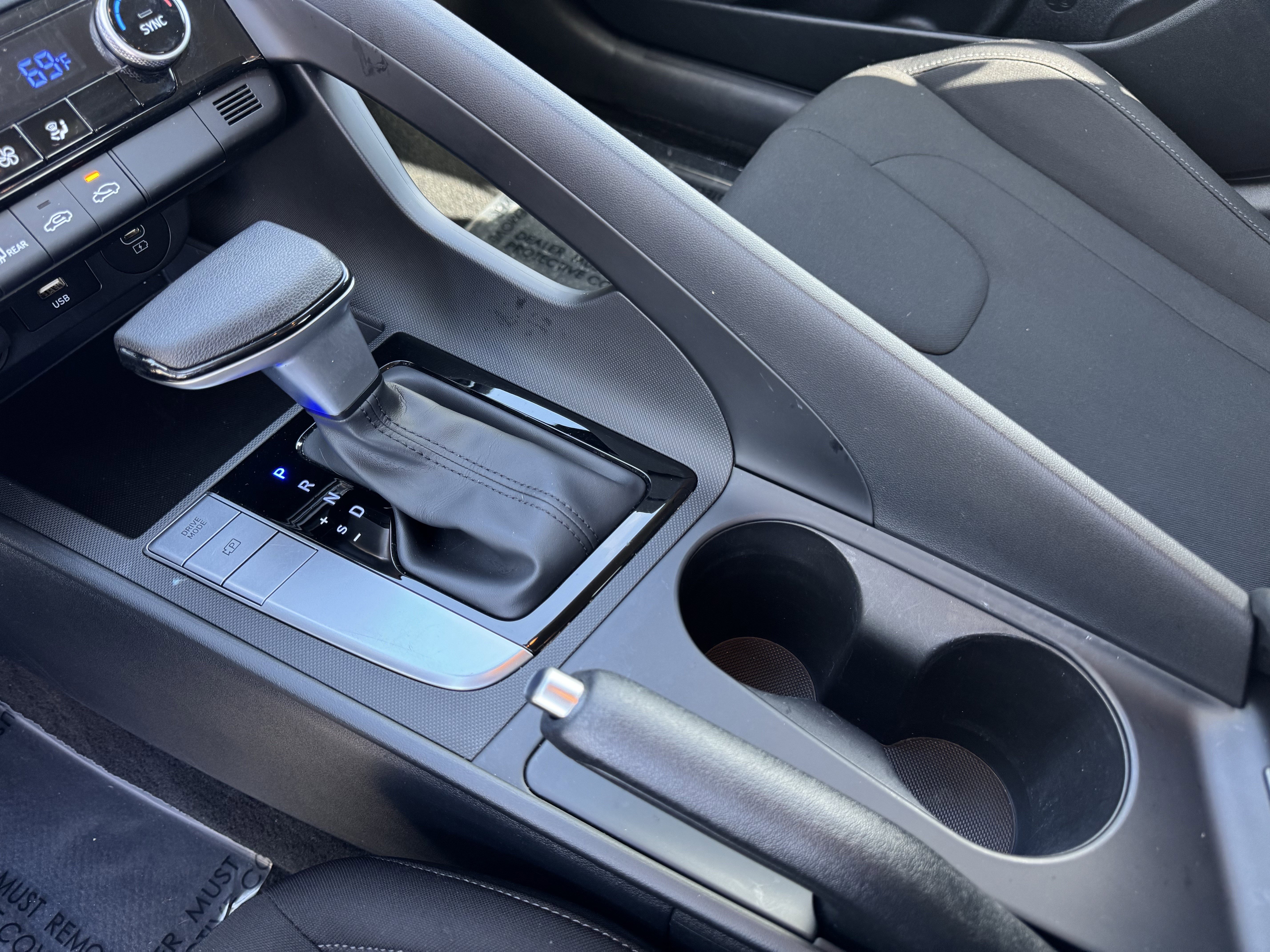 Used 2024 Hyundai Elantra SEL image 28