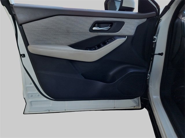 Used 2023 Nissan Rogue SV image 21