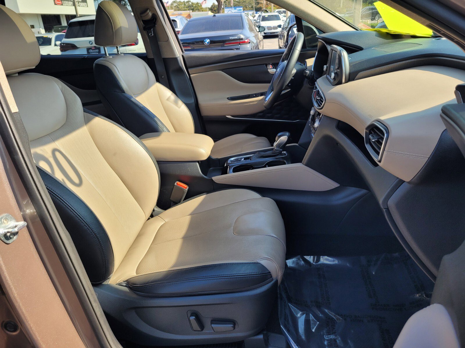 Used 2020 Hyundai Santa Fe SEL w/ Convenience + Premium Package image 17