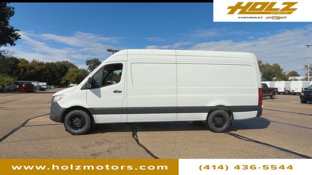 Used 2025 Mercedes-Benz Sprinter 2500 image 5