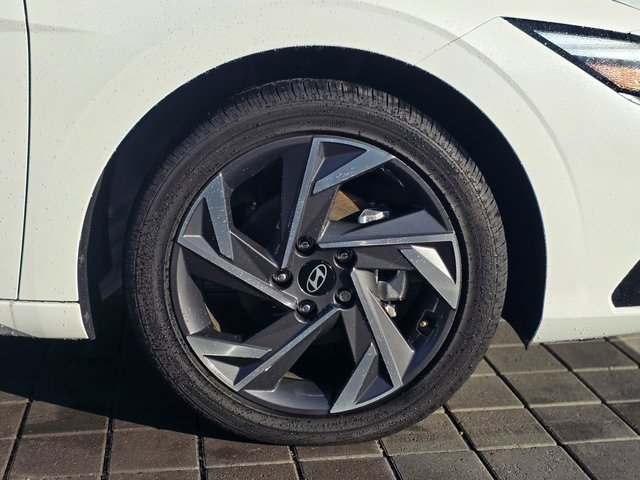 New 2025 Hyundai Elantra Limited image 6