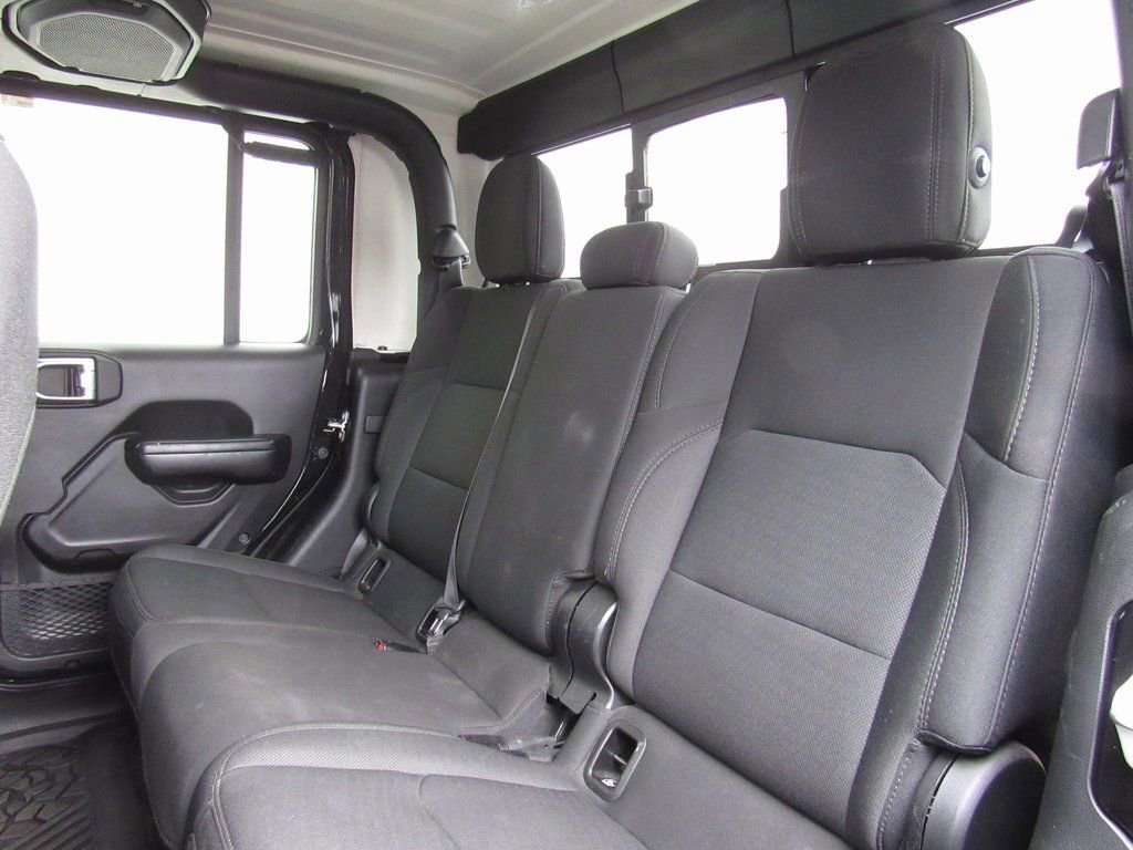 Used 2021 Jeep Gladiator Sport image 16