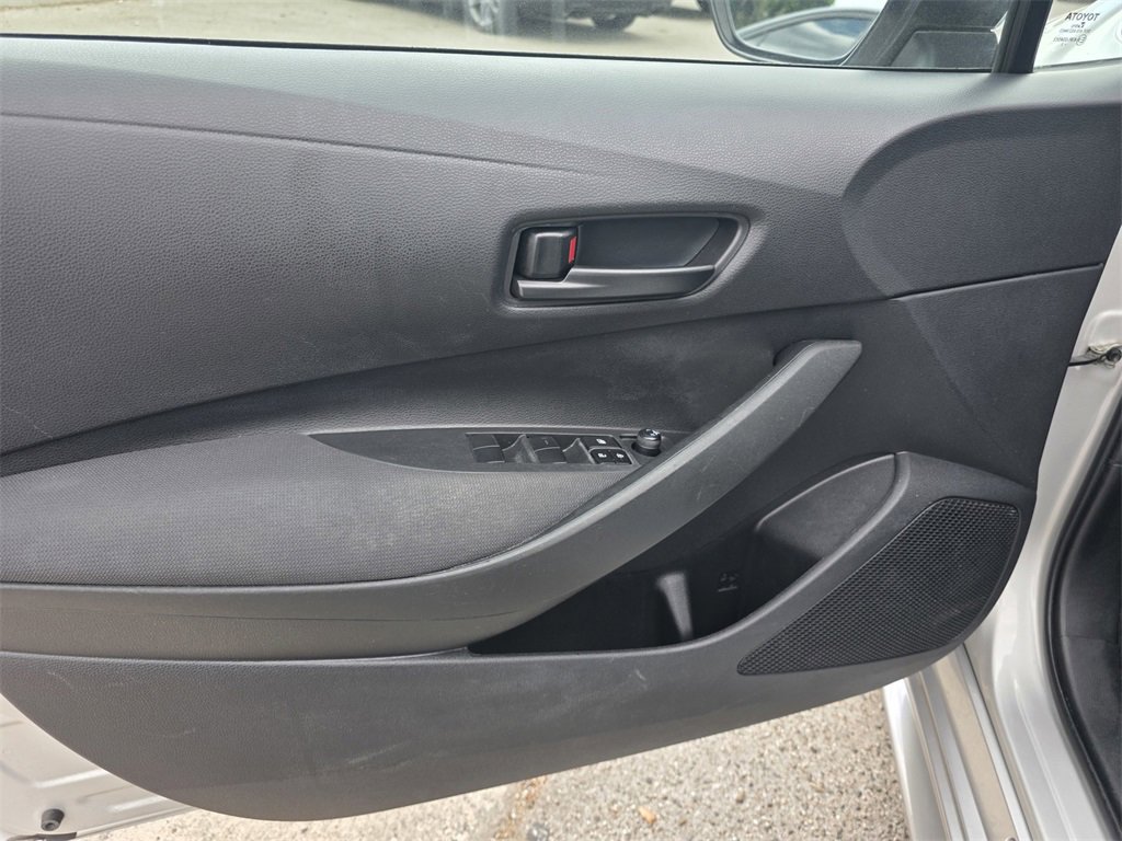 Used 2022 Toyota Corolla LE image 13