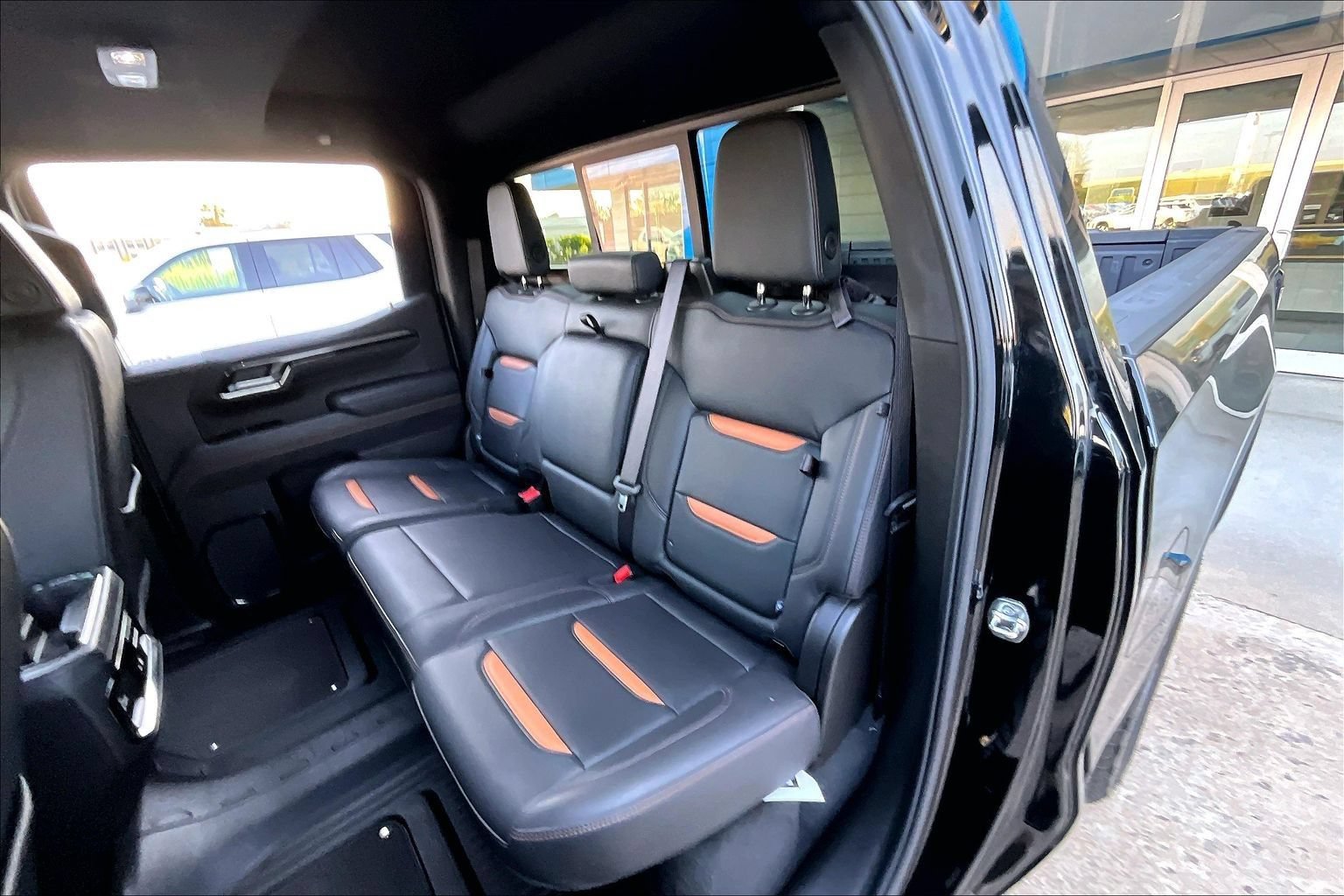 Used 2025 GMC Sierra 1500 AT4 w/ AT4 Premium Package AWD/4WD image 28