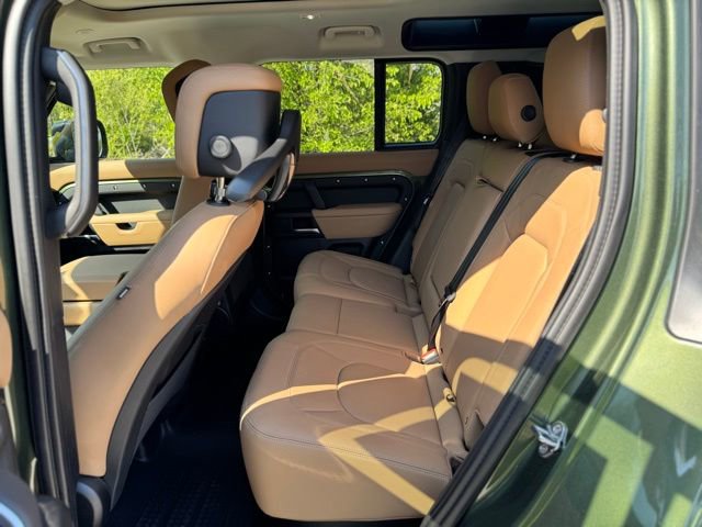 New 2026 Land Rover Defender 110 X-Dynamic SE AWD/4WD image 14