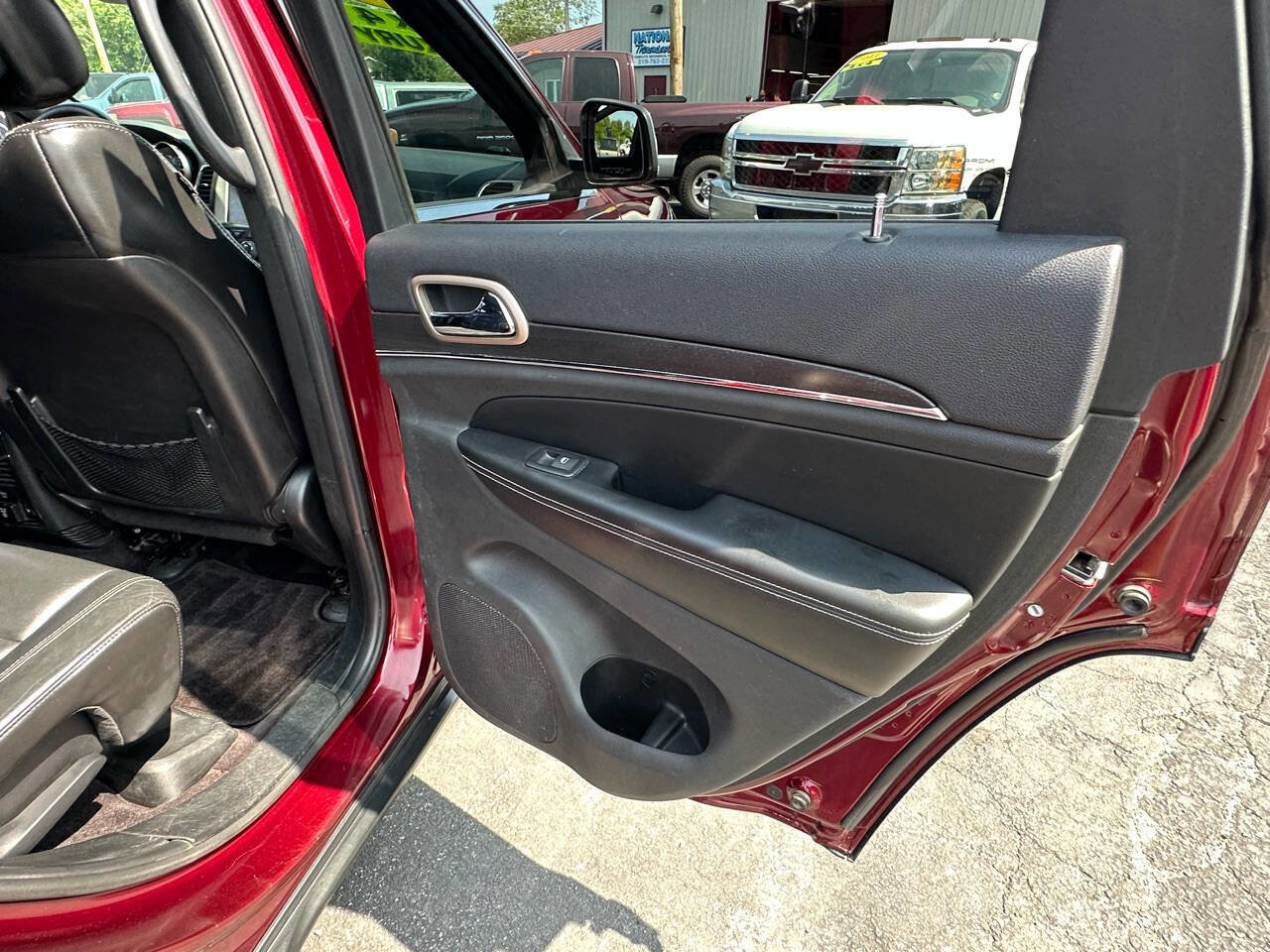 Used 2016 Jeep Grand Cherokee Limited image 24