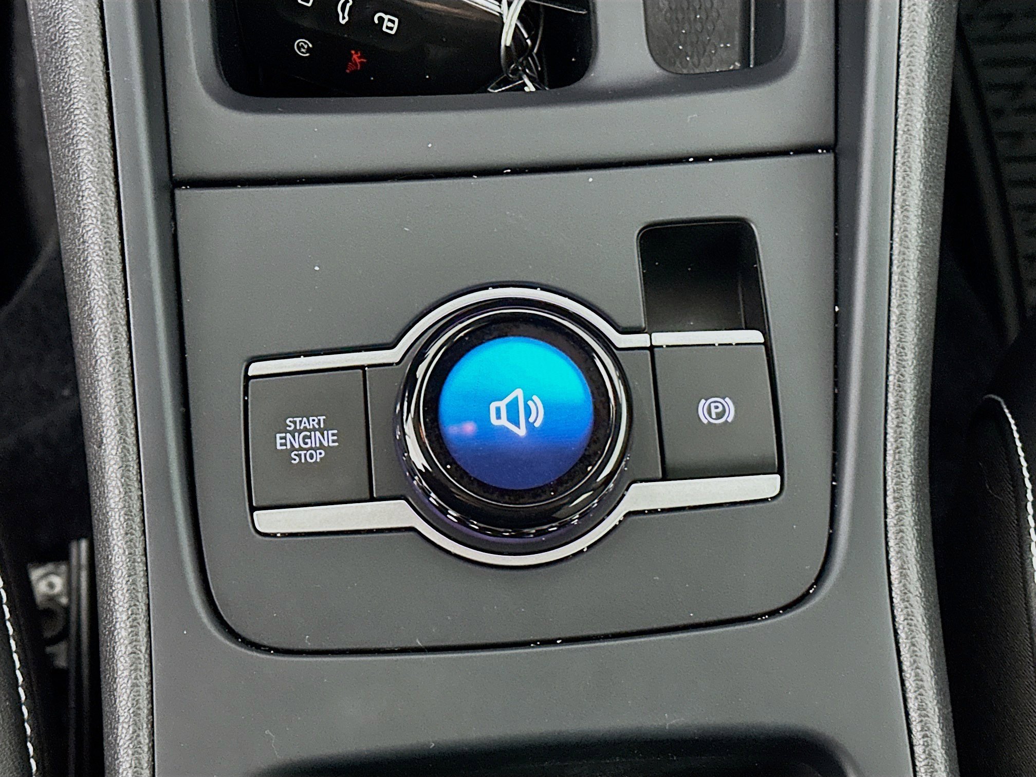 Used 2025 Volkswagen Tiguan SE image 25