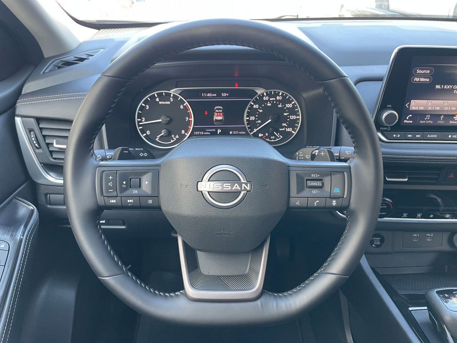 Used 2025 Nissan Rogue SV image 30