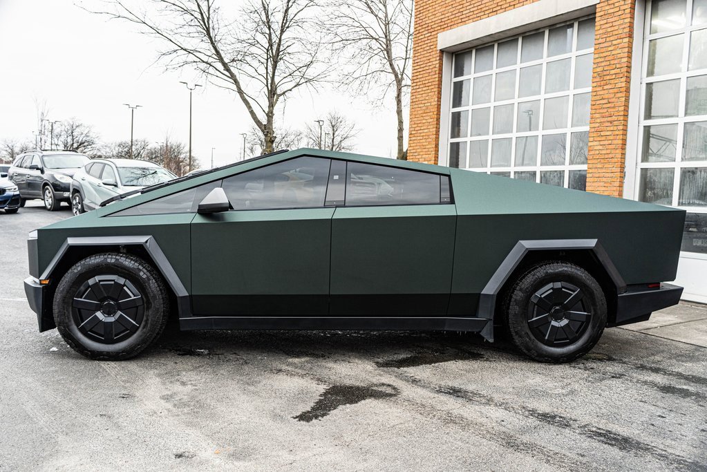 Used 2024 Tesla Cybertruck AWD Crew Cab image 49