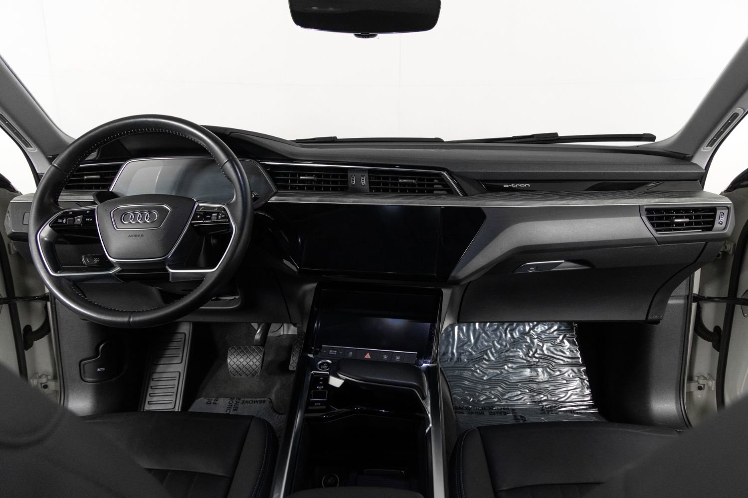 Used 2021 Audi e-tron Premium w/ Convenience Plus Package image 27