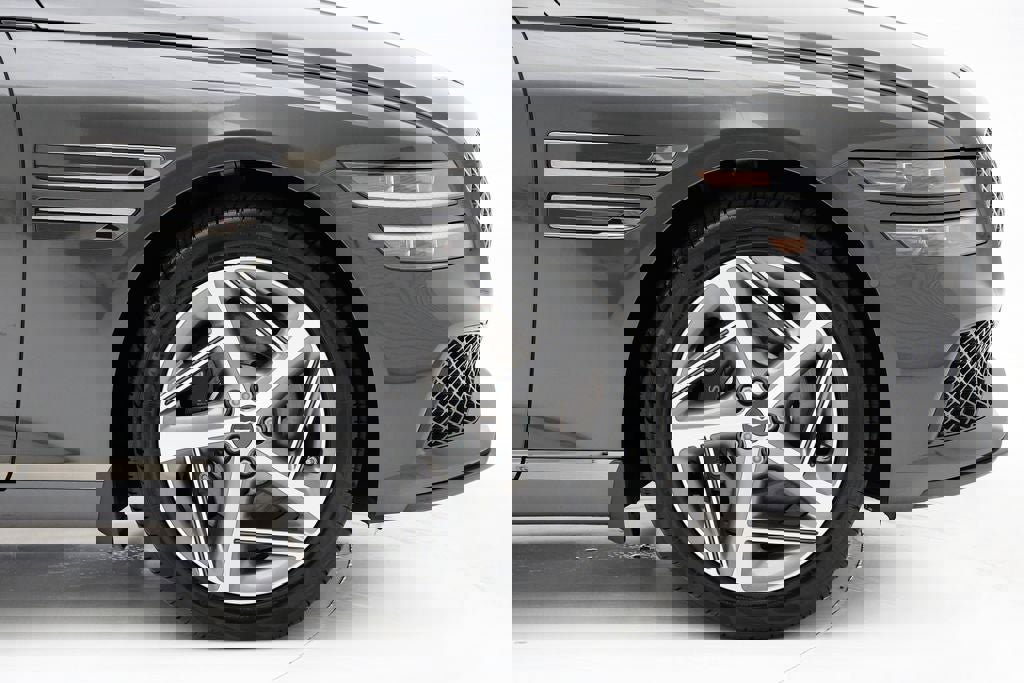 Used 2023 Genesis G80 2.5T w/ Sport Prestige Package image 3