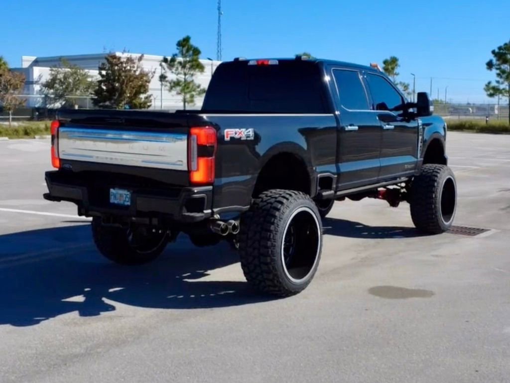 Used 2024 Ford F250 Platinum w/ FX4 Off-Road Package AWD/4WD image 31