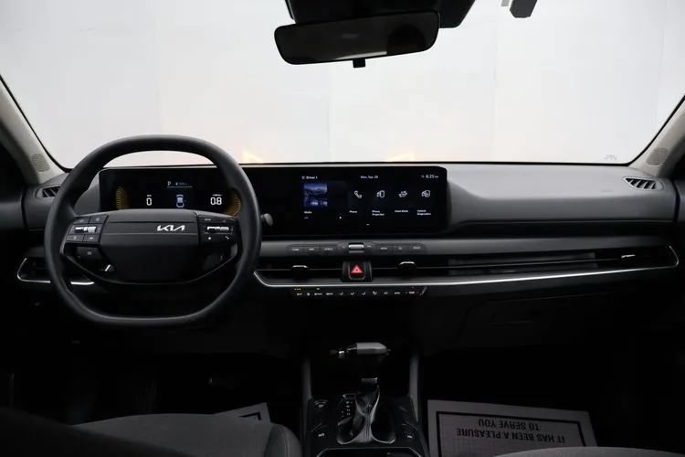 Used 2025 Kia K4 FWD image 18