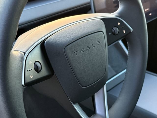 Used 2026 Tesla Model Y 2WD image 29
