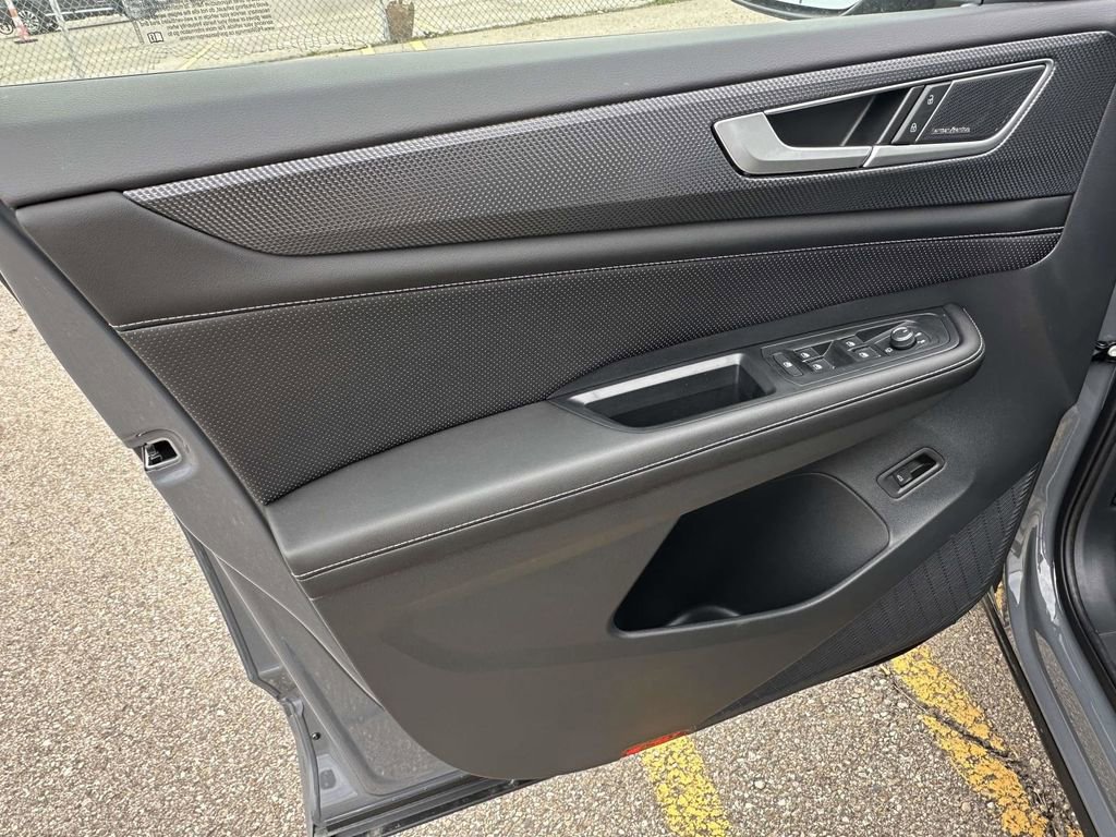 New 2026 Volkswagen Atlas Cross Sport SEL Premium R-Line image 11