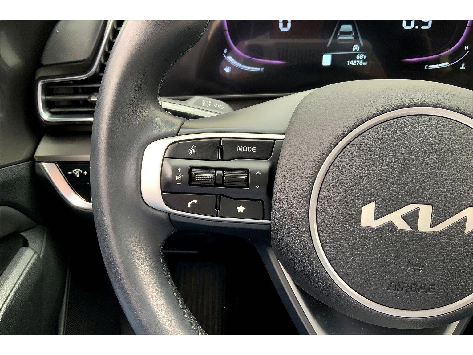 Used 2023 Kia Sportage EX image 16