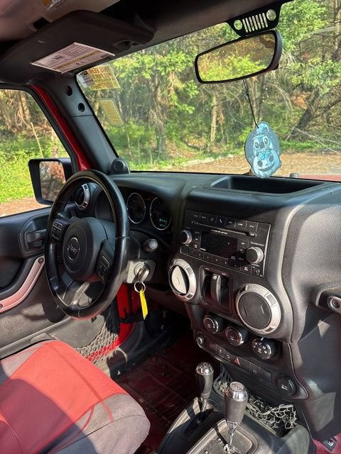 Used 2012 Jeep Wrangler Sahara w/ Connectivity Group image 19