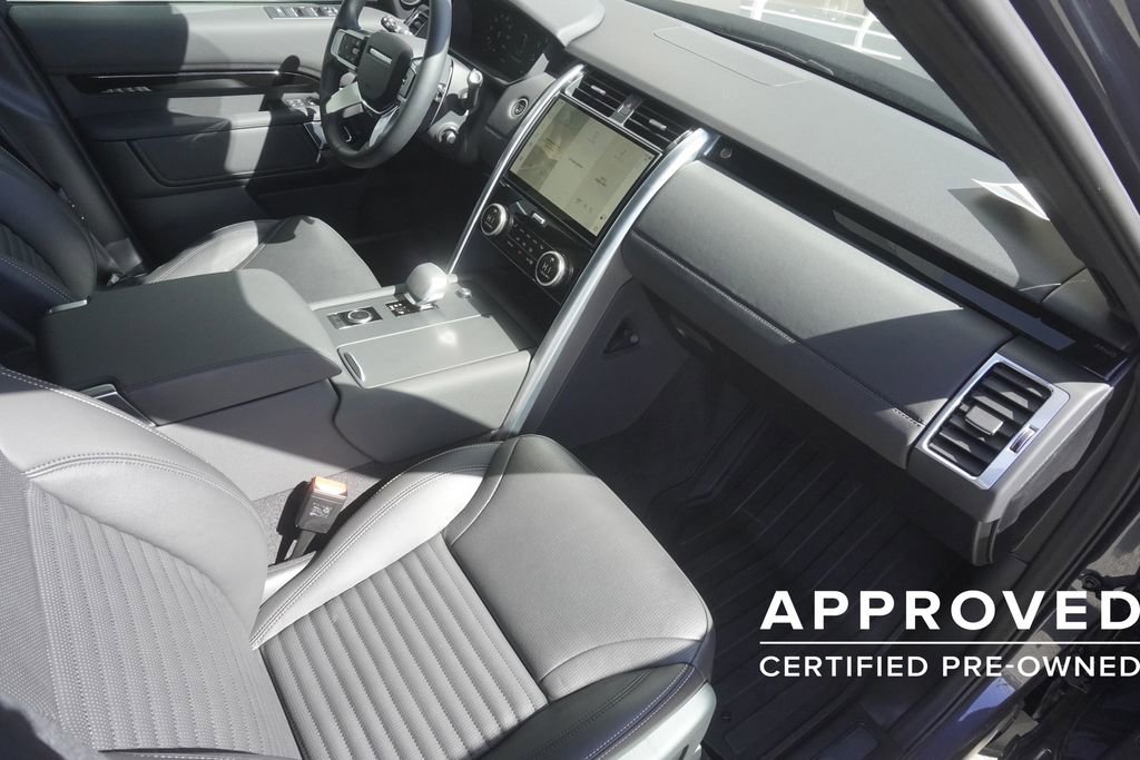 Used 2025 Land Rover Discovery S image 22